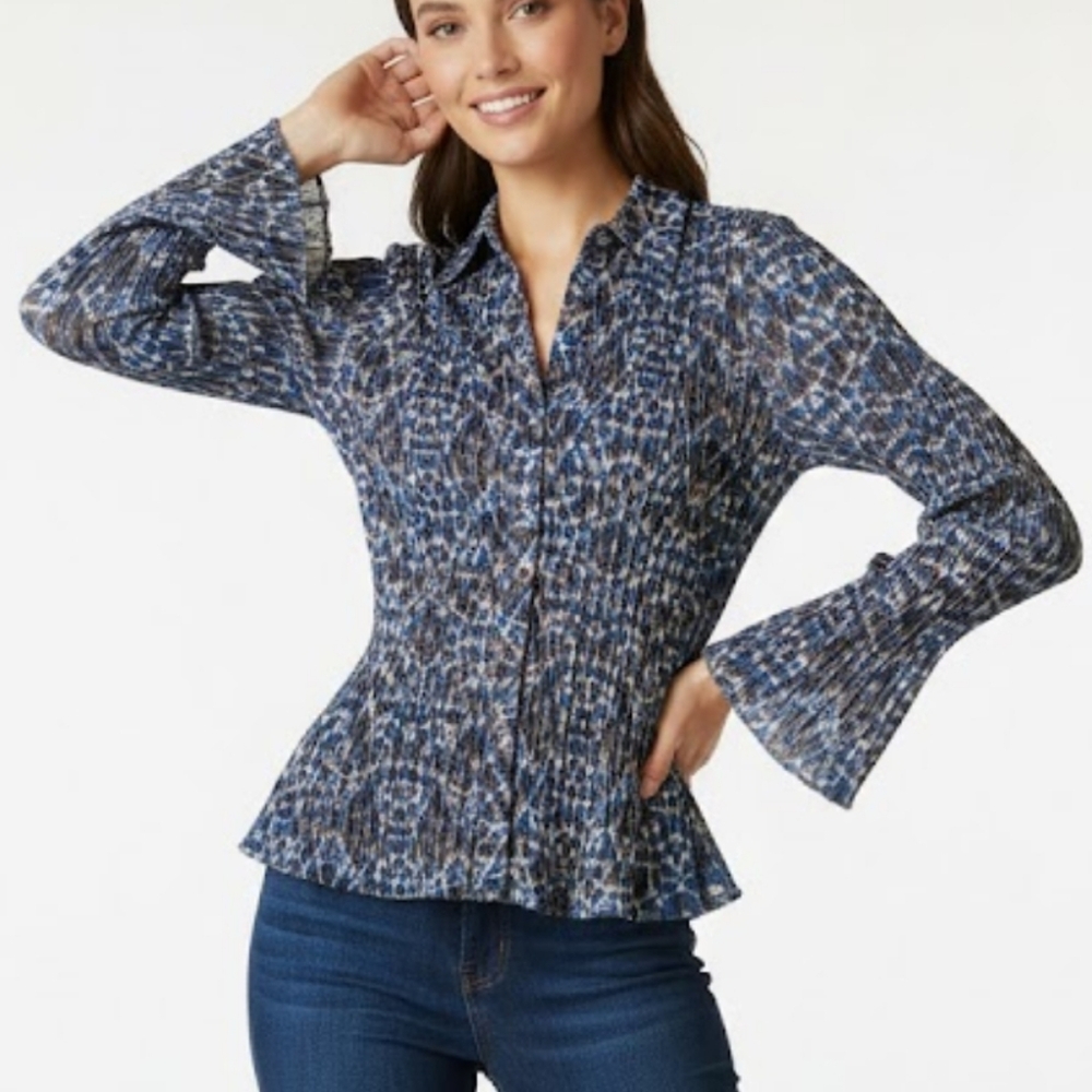 Form fitting button up shirt